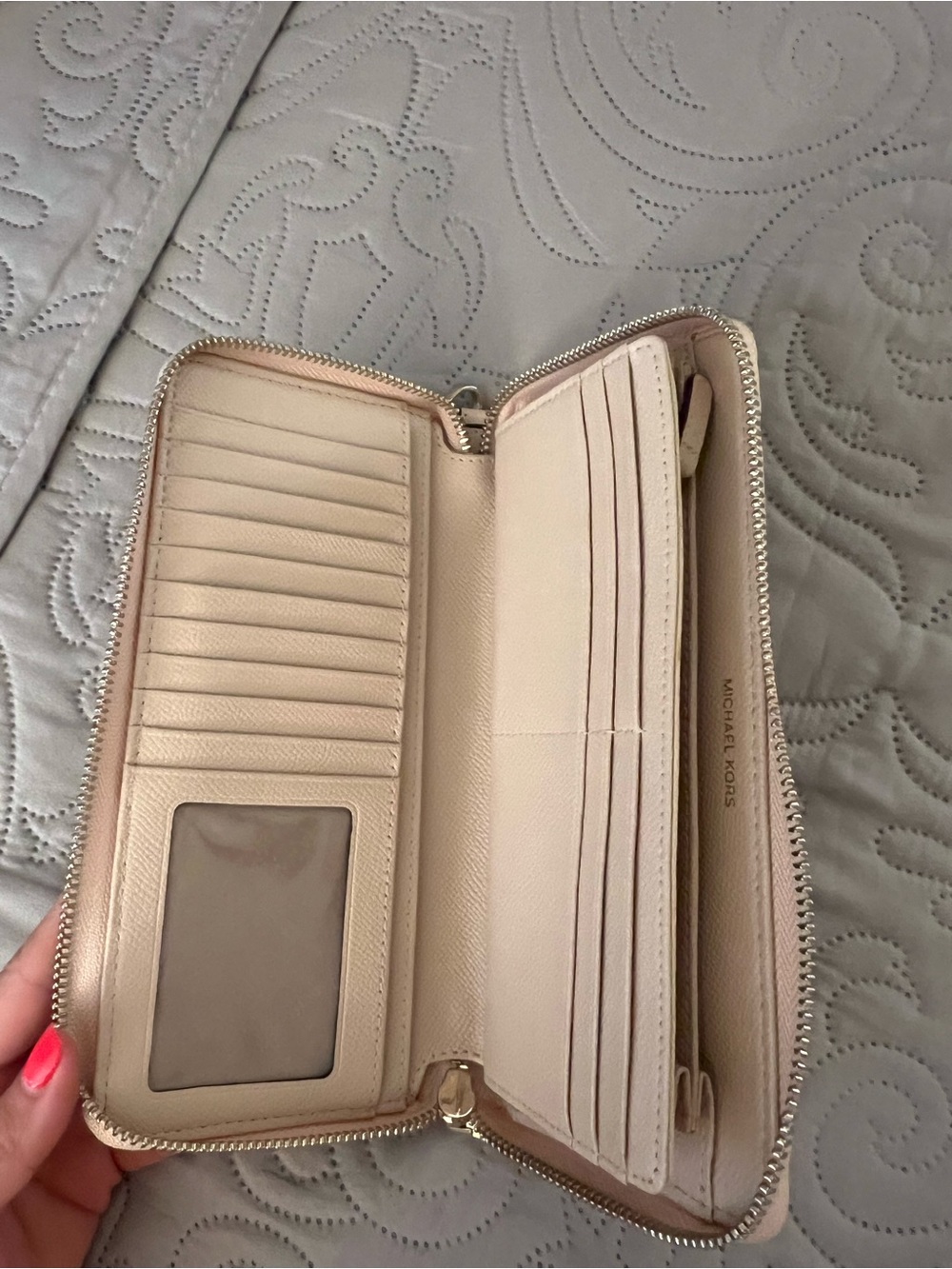 Michael Kors Rose Gold Signature Tote with Matching Wallet - Picture 4 of 12